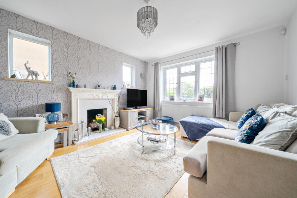 House in St Albans, King Harry Park, St Stephens - View 3