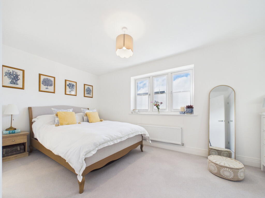 House in Arborfield Green, Finchampstead - View 5