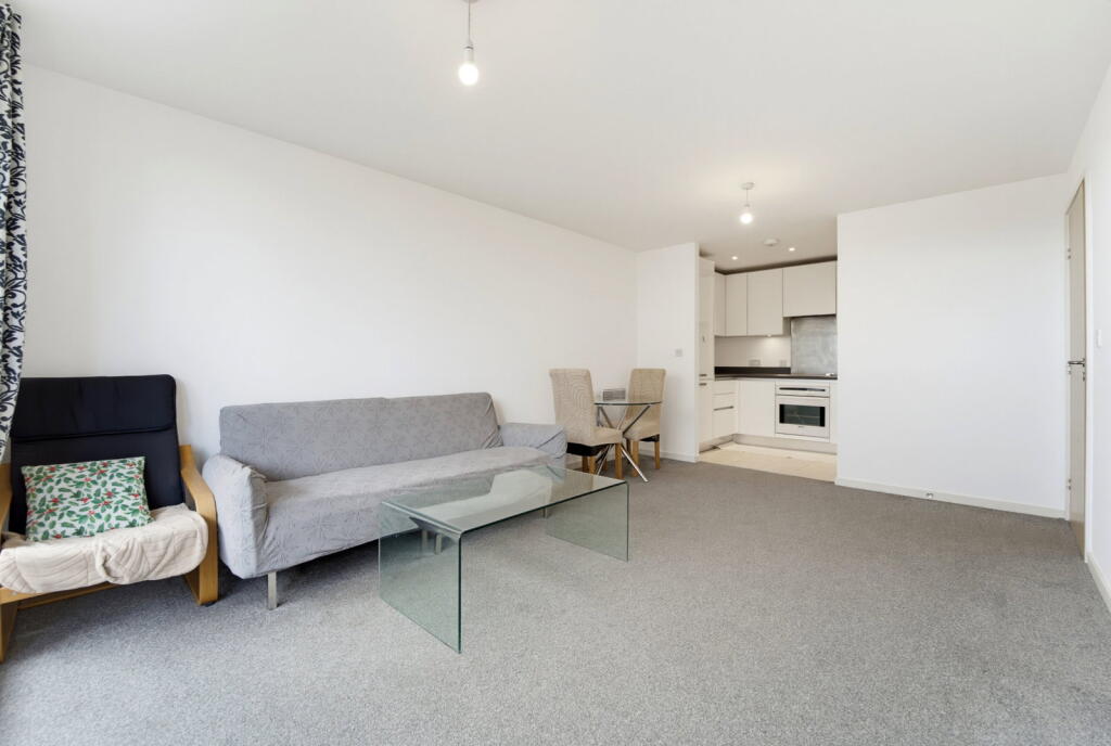 Apartment in Twickenham - View 2