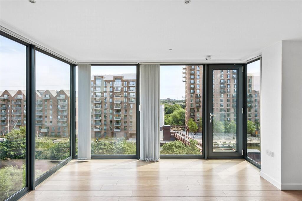 Main image of property: Egret Heights, Waterside Way, London, N17