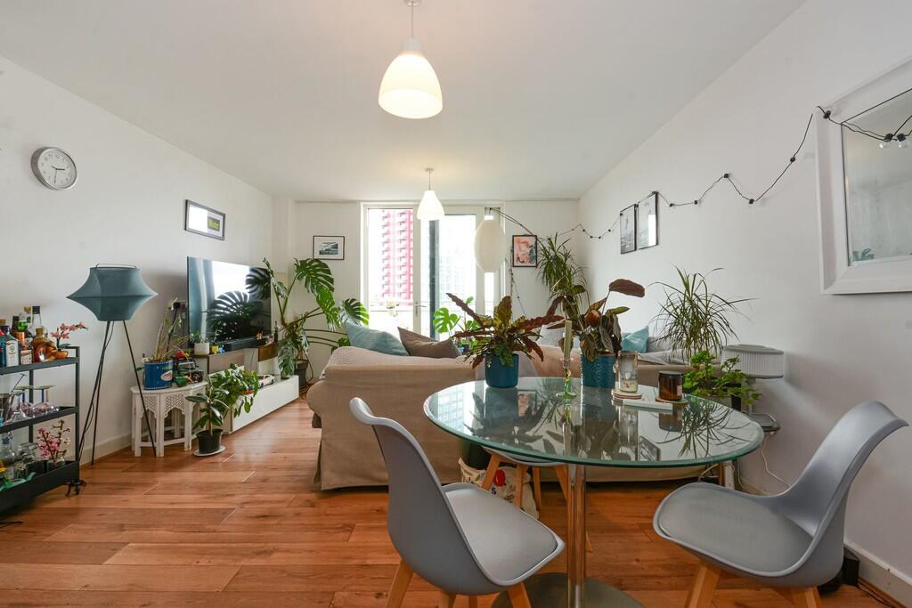 Apartment in London - View 2