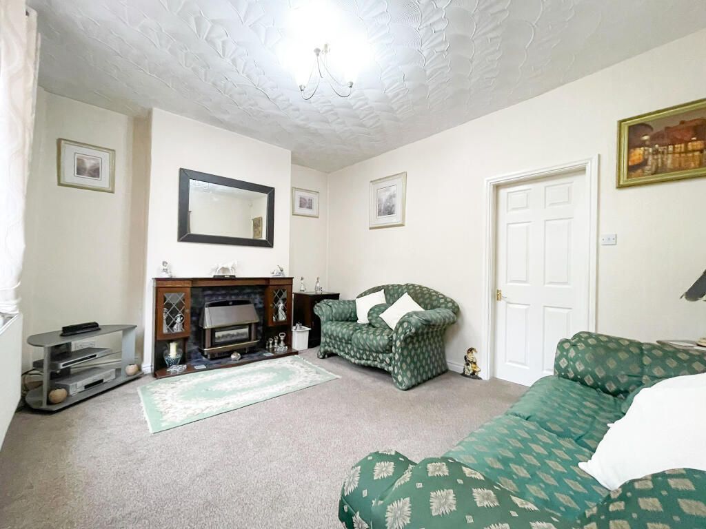 Manor Road, Woodley photo 4