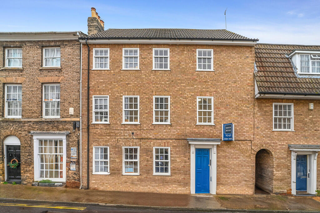 3-bed flat on Bury St. Edmunds, Suffolk., £199,995