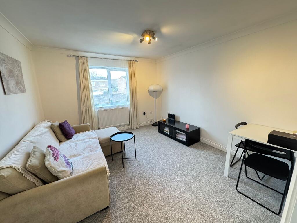 Montserrat Road, Popley, Basingstoke, RG24 photo 3