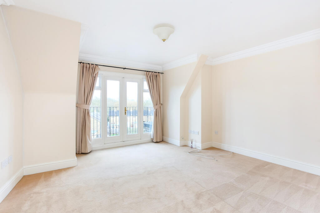 House in Windsor - View 5