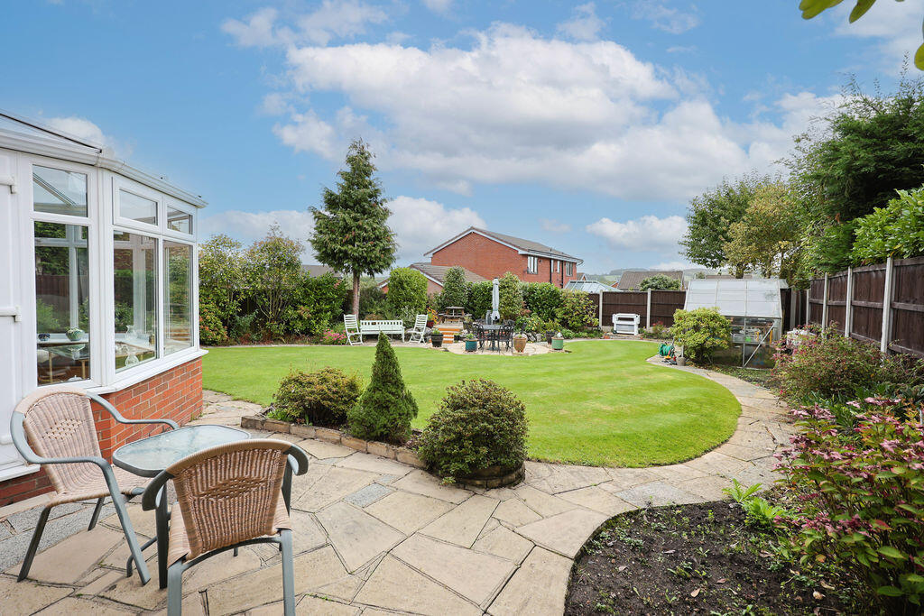 House in Wigan, Thornhill - View 4
