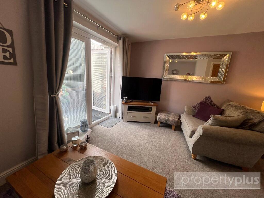 House in Cardiff, Tonyrefail - View 5