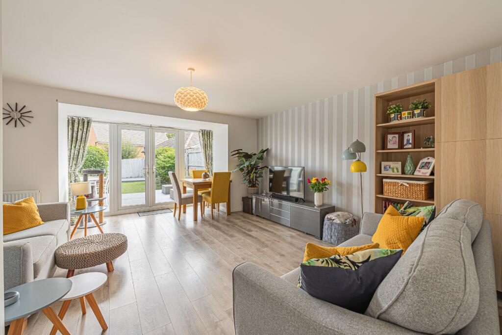 Summers Hill Drive, Papworth Everard, Cambridge photo 3