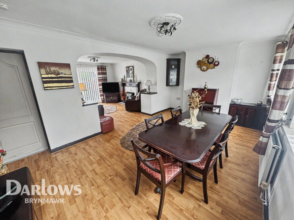 House in Newport - View 4