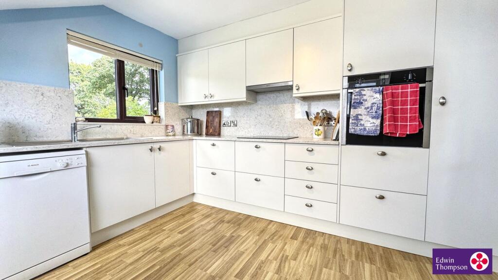 House in Keswick, Chestnut Hill - More