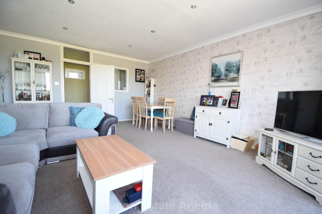 Apartment in Gosport, Hampshire - View 2