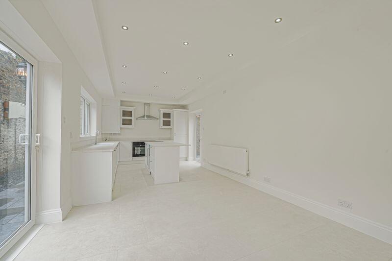 House in Neath, Cimla - View 4