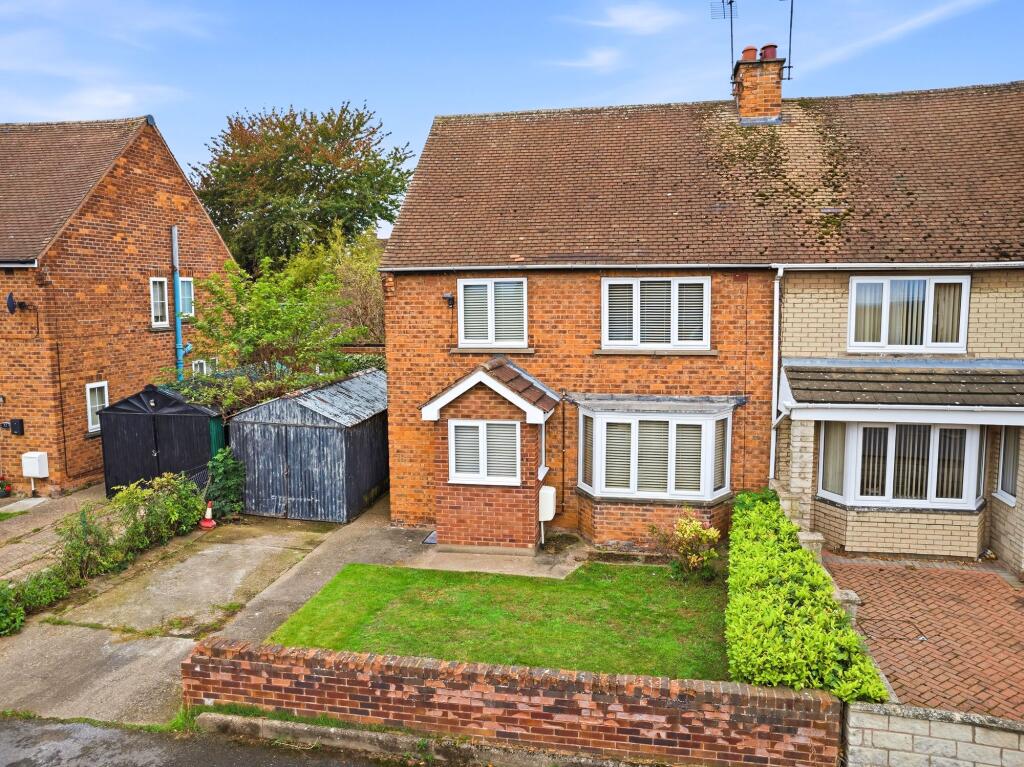 3-bed semi-detached on Beckett Avenue, Carlton-In-Lindrick, S81, £180,000