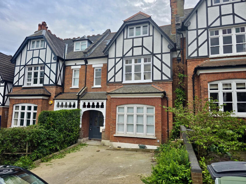 Main image of property: Onslow Gardens, London, N10