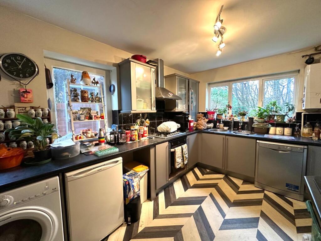 Gallery Close, Southfields, Northampton NN3 - View 3