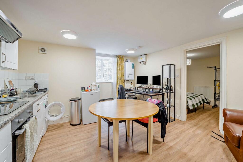 Apartment in Trowbridge - View 2