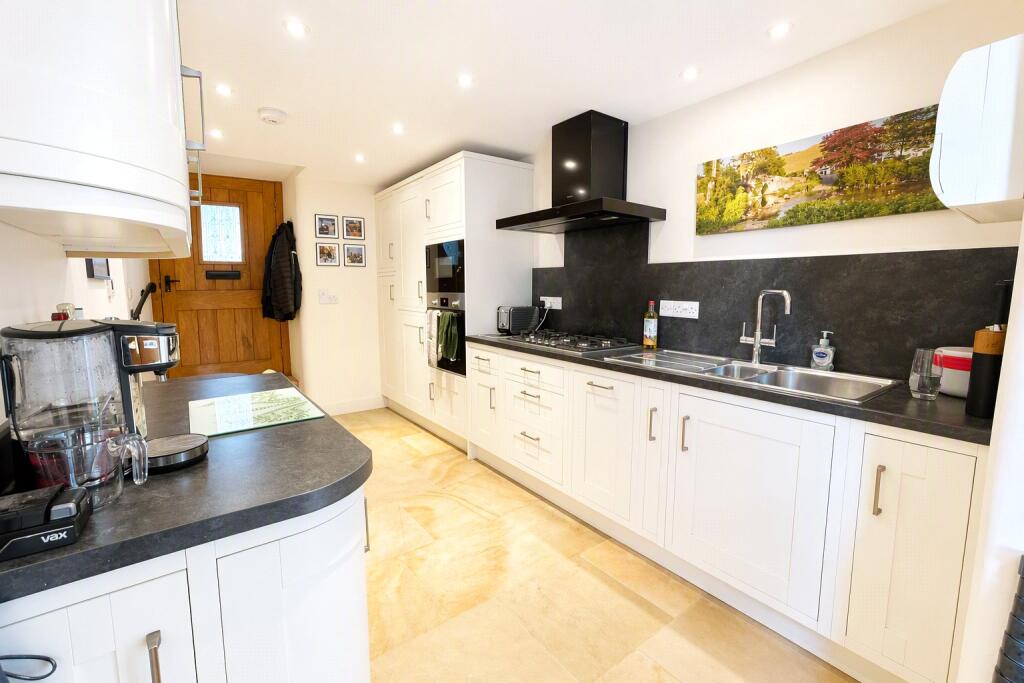 House in South Molton - View 4