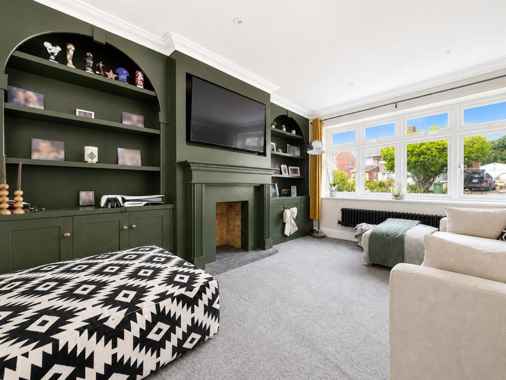 House in Fareham, Portchester - View 2