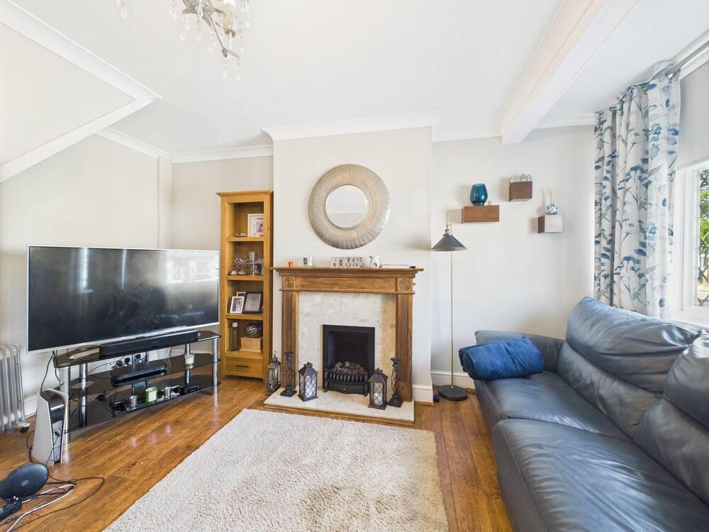 Parkfield Crescent, Feltham, Middlesex, TW13 photo 2