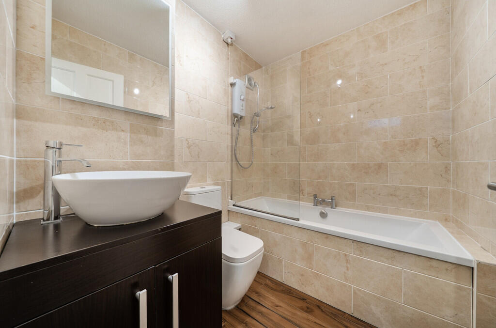 Apartment in Dartford - More