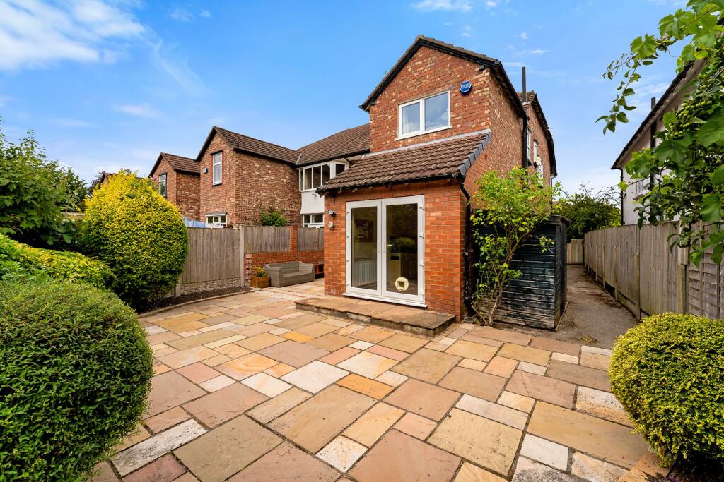 House in Stockport, Smithy Green, Cheadle Hulme - View 4