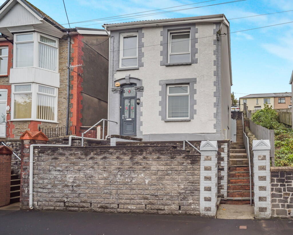 Caerphilly Road, Senghenydd, Caerphilly, CF83 4FT