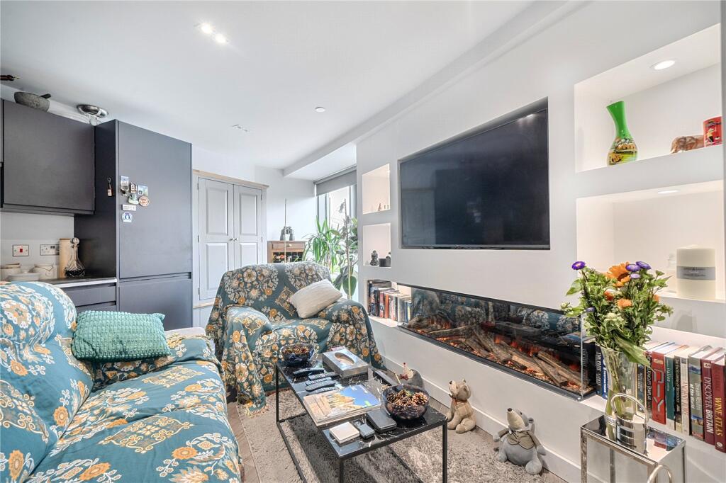 Apartment in Liverpool, Waterfront, Vauxhall - View 5