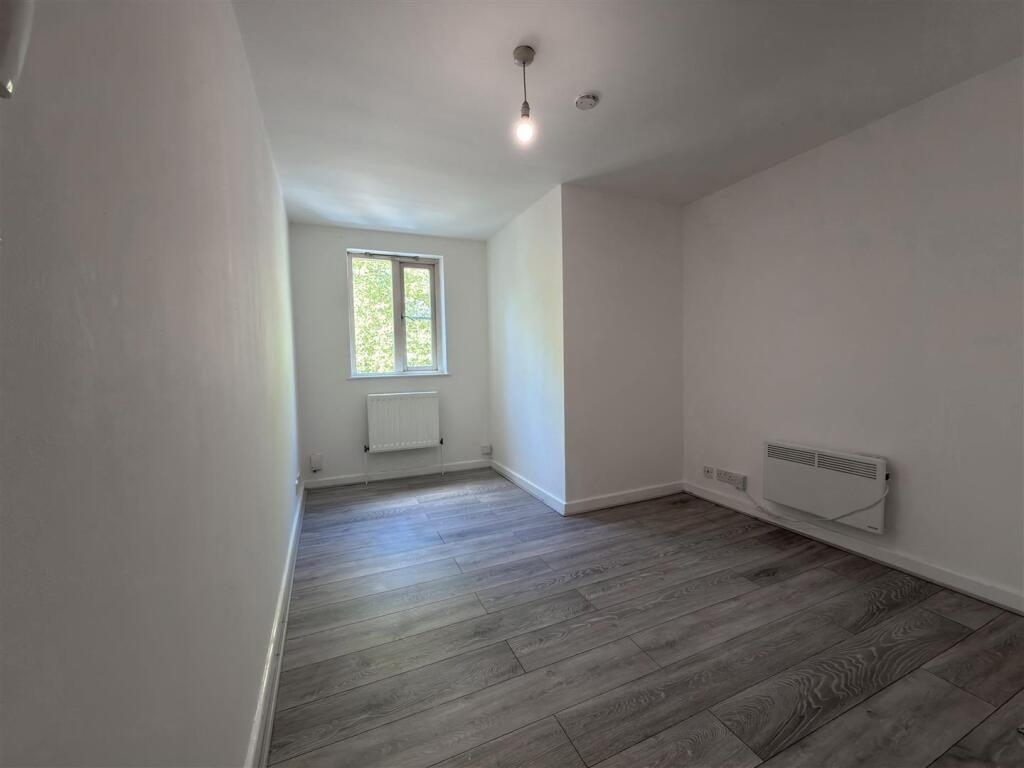 Main image of property: London Road, Reading
