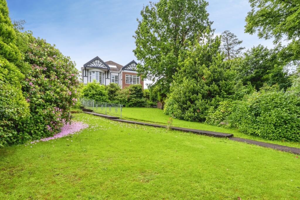 House in Felinfoel, Tyrfran, Llanelli - View 2