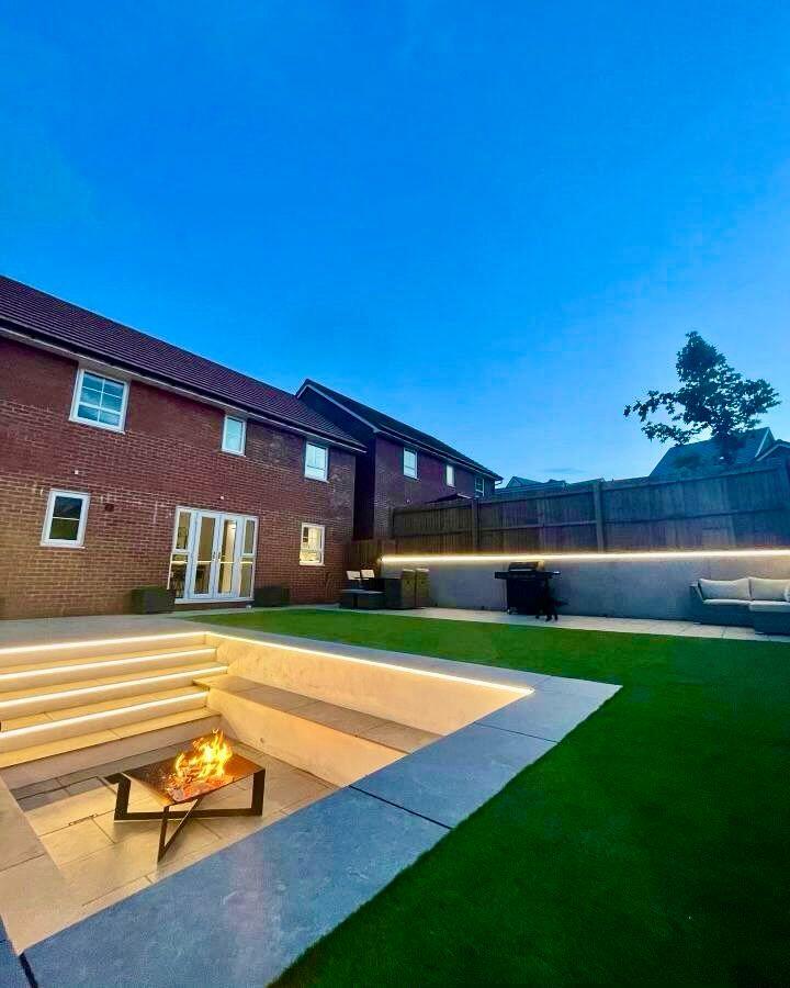 House in Newport - View 4