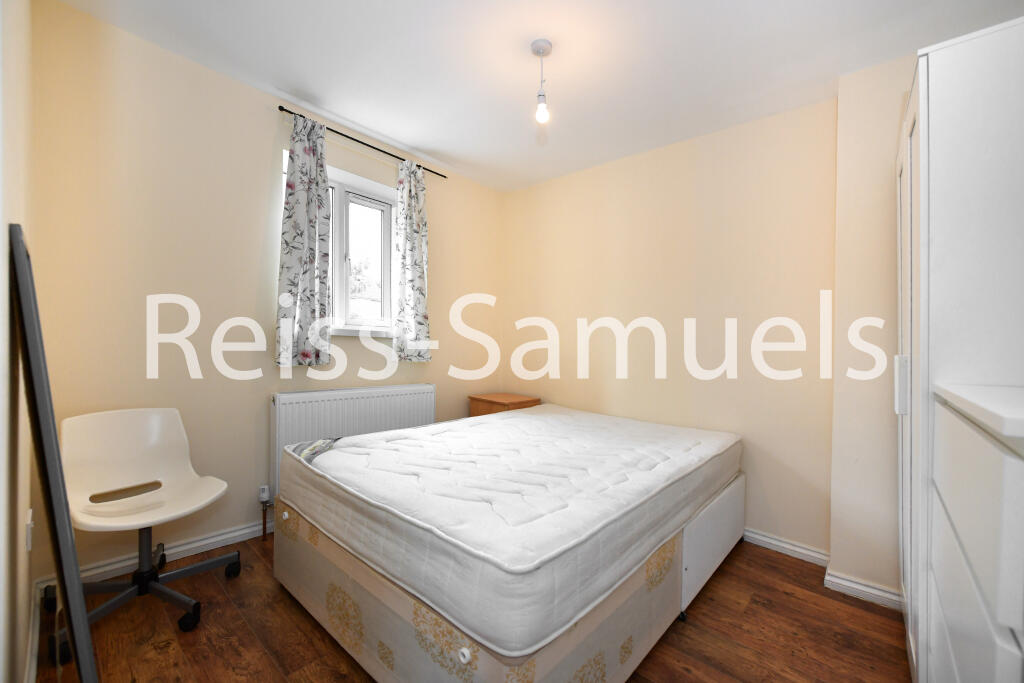 5 bedroom terraced house for rent