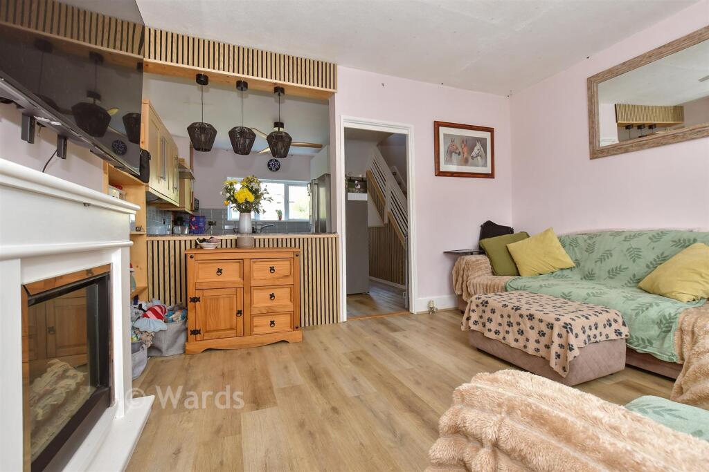 House in Dover, Tower Hamlets - View 3
