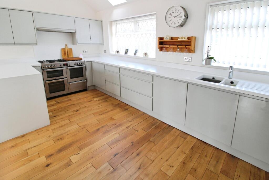 Broomhill, Castleford, West Yorkshire, WF10 photo 3