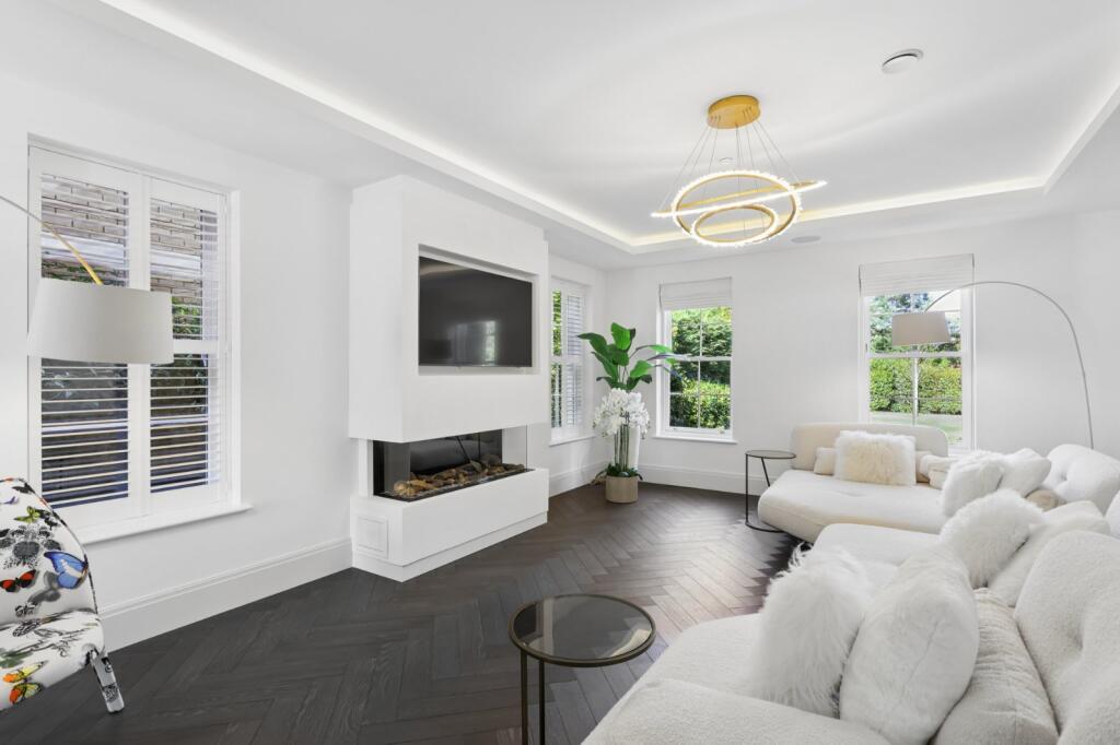 High Drive, Oxshott, Leatherhead, Surrey, KT22 photo 5