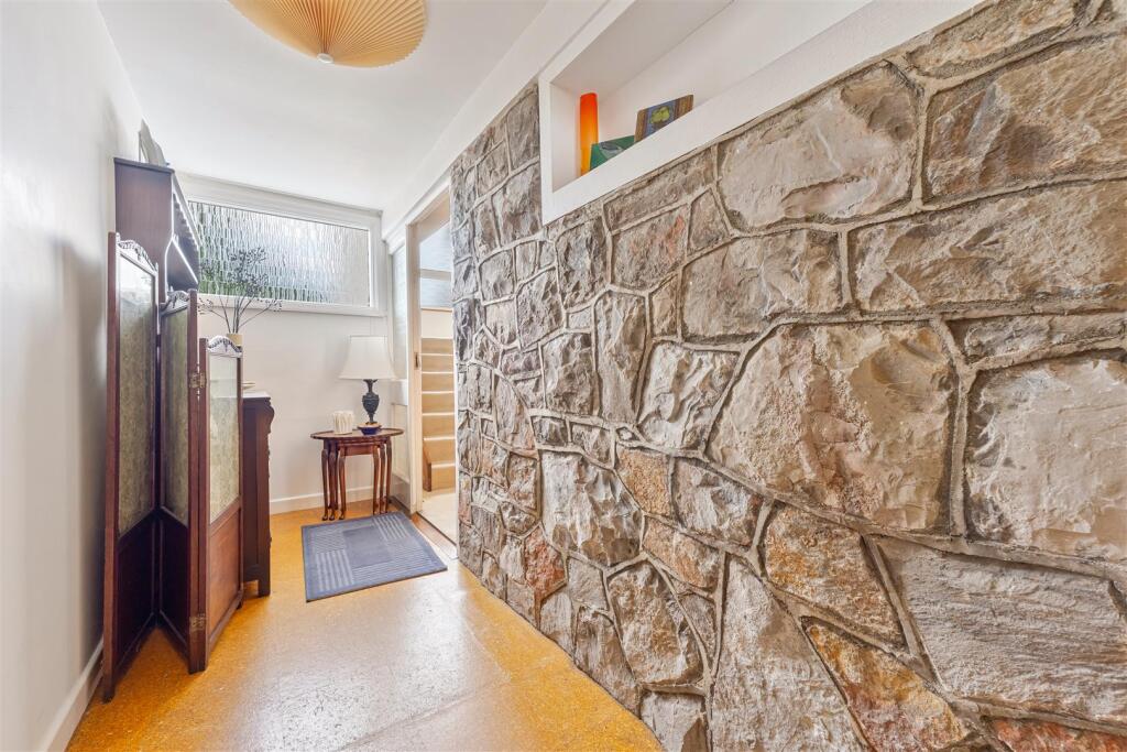 House in Weston-super-Mare, Whitecross Village - View 4