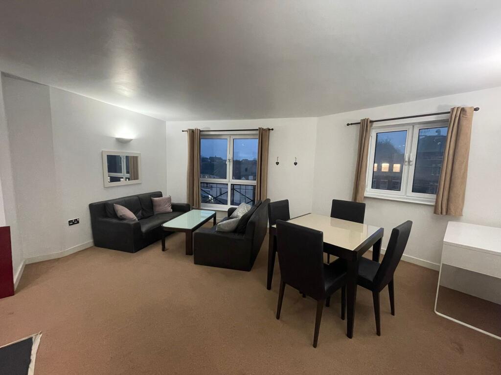 Apartment in Northampton - View 4