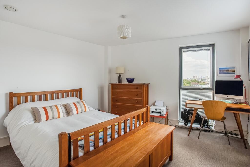 Apartment in London - View 5