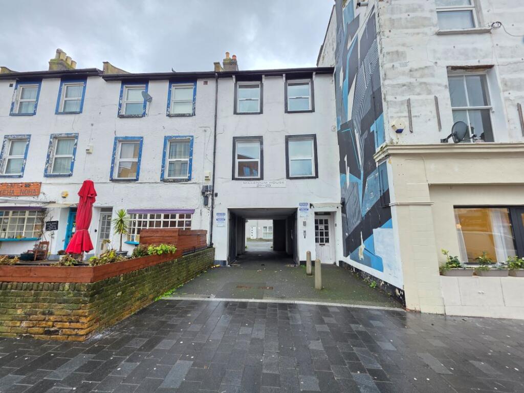 Main image of property: Flat 2, 23 Station Road, South Norwood, London, SE25 5AH