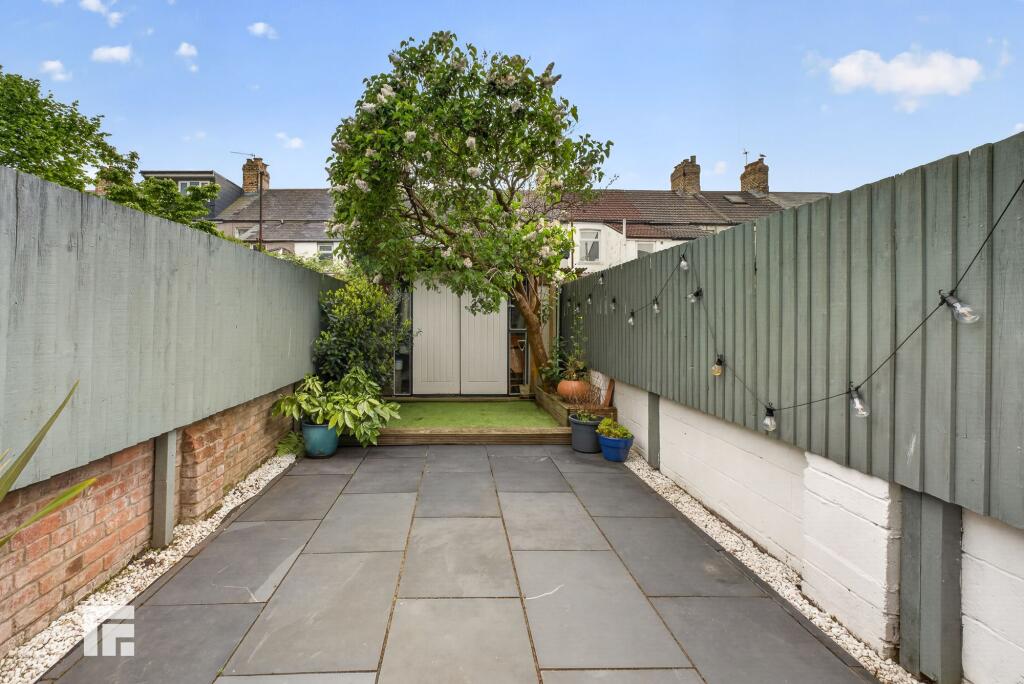 House in Cardiff, Grangetown - View 5