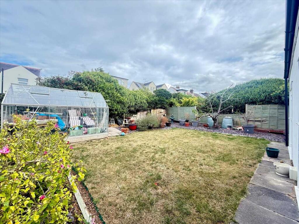 House in Southend-on-Sea - View 2