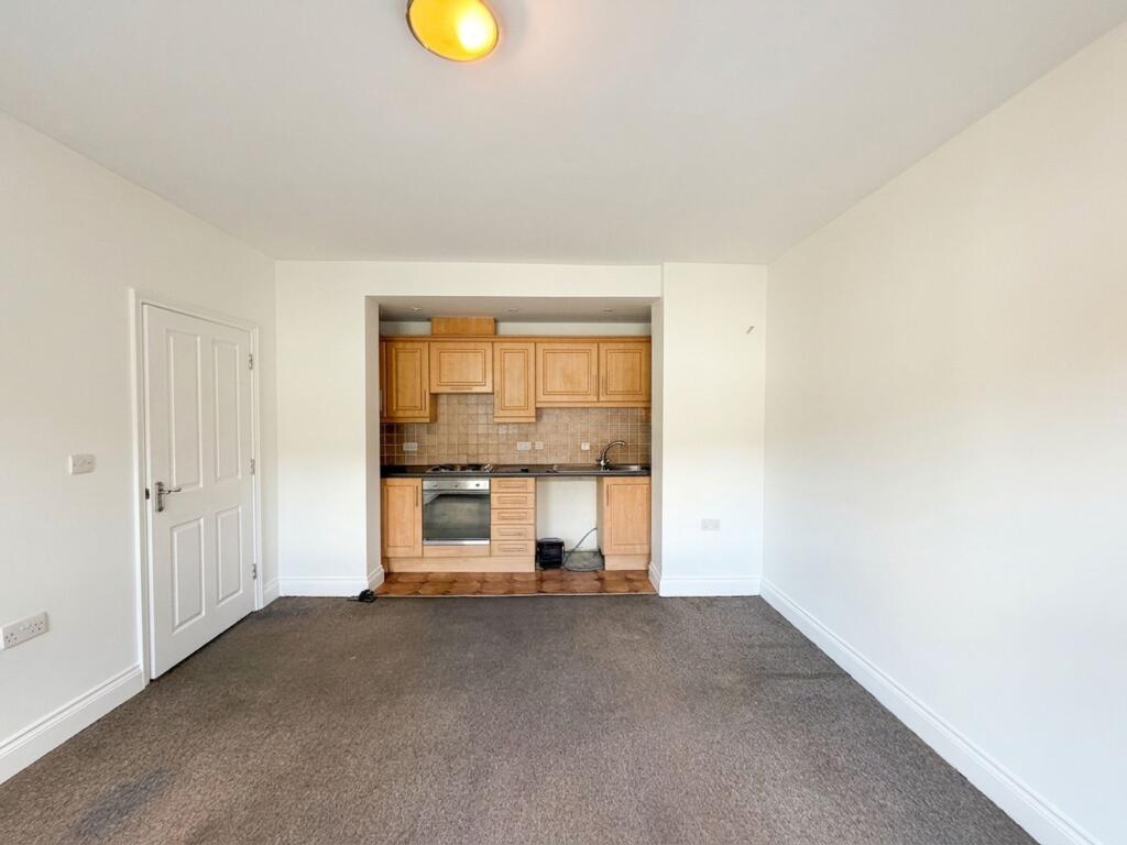 Apartment in Luton, Leighton-Linslade - View 3
