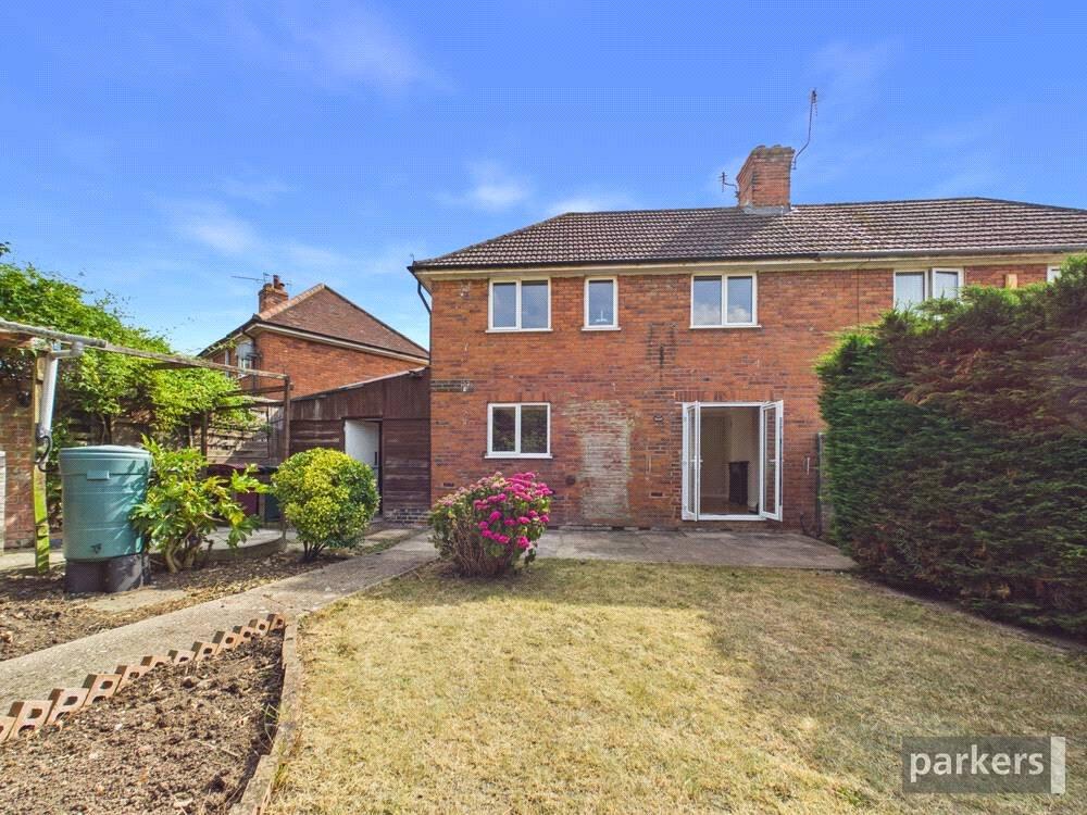 House in Reading, Kennet Island, Whitley - More