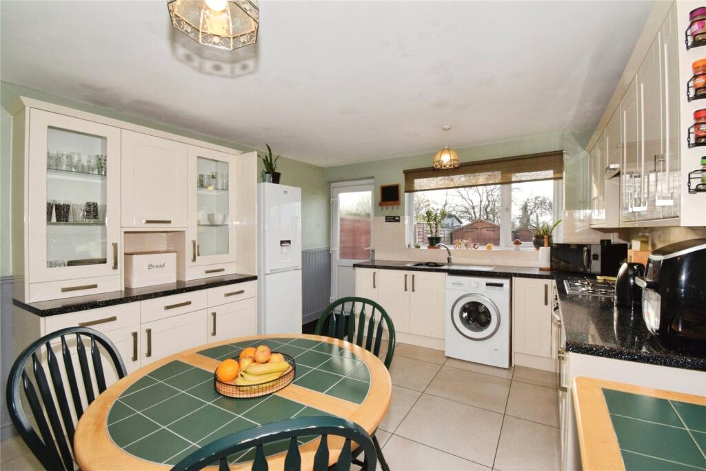 Burnham Close, Wigston, Leicestershire, LE18 photo 3