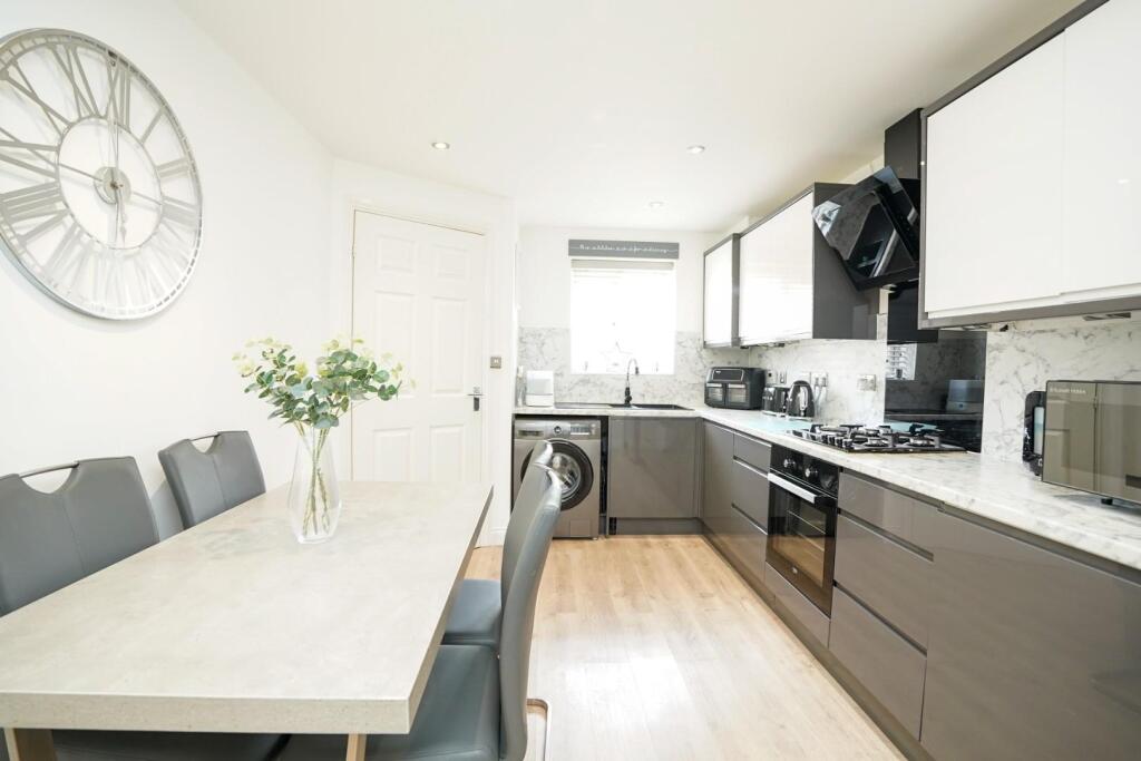 House in Wigan, Abram - More