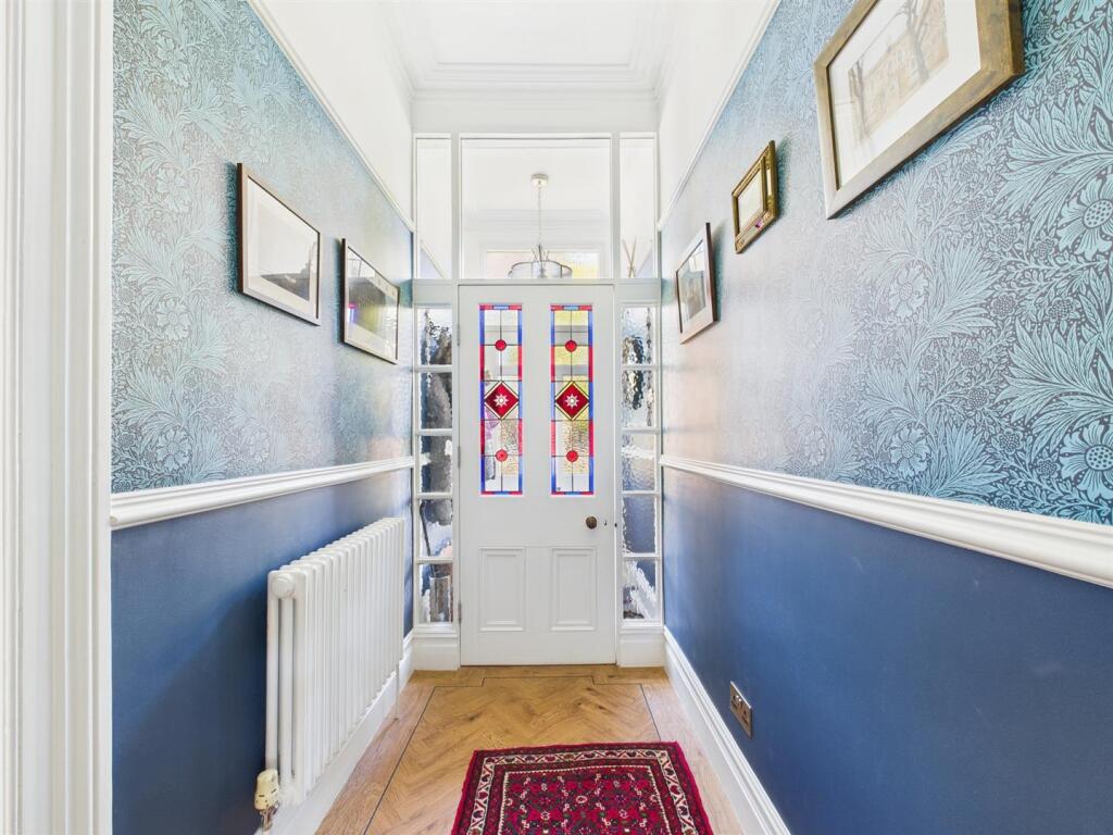 Apartment in Wirral, Liverpool City Region - View 3