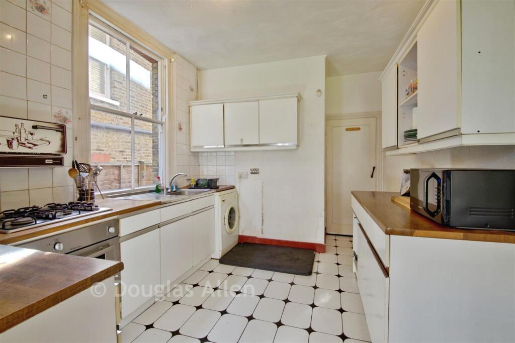 House in Ilford - View 3