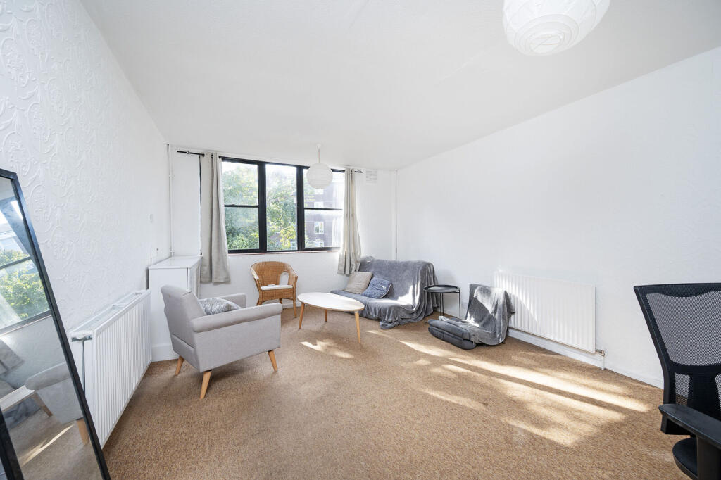 House in London - View 2