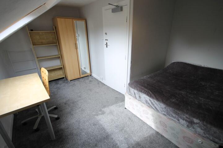 6 bedroom terraced house for rent