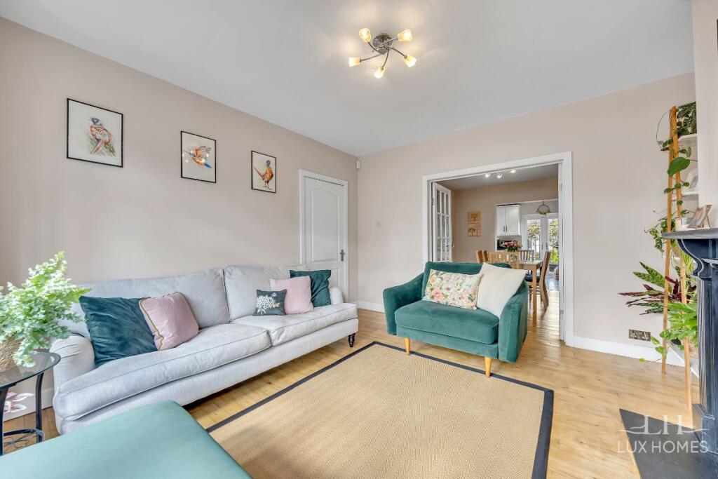 House in London, Gidea Park - View 5