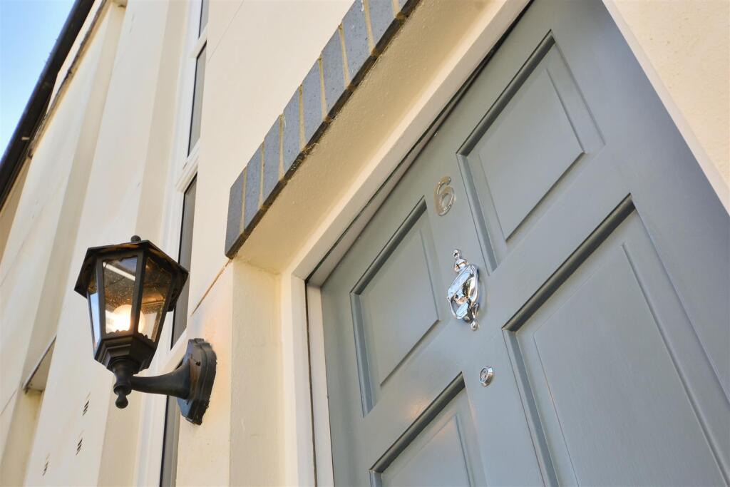 4 bedroom terraced house for rent